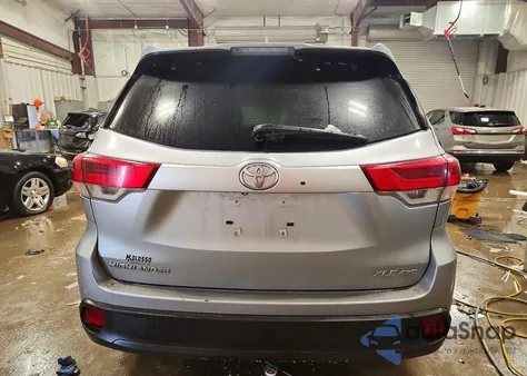 2018 Toyota Highlander Se z USA, uszkodzony, nr VIN 5TDJZRFH1JS530973